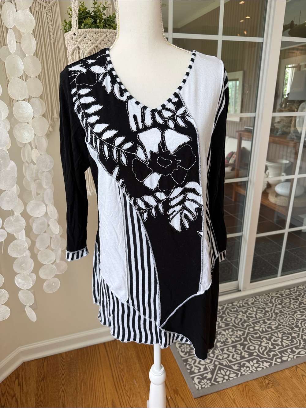 Black & White Floral Applique Asymmetrical Patchwork Tunic